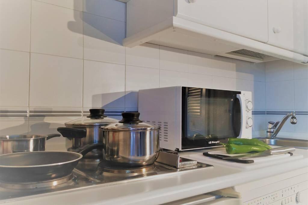 Апартаменты Dona Carlota Gardens, Sea Views, Pool, Restaurant Торремолинос Экстерьер фото