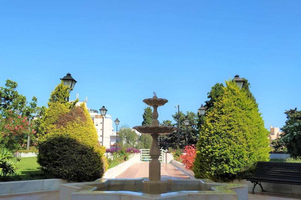 Апартаменты Dona Carlota Gardens, Sea Views, Pool, Restaurant Торремолинос Экстерьер фото