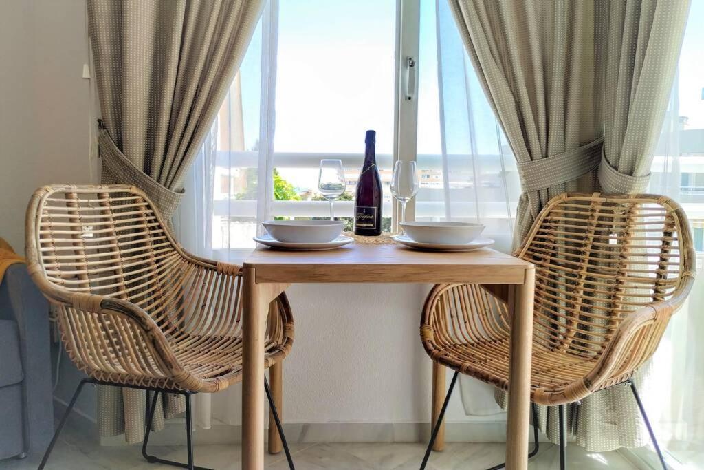 Апартаменты Dona Carlota Gardens, Sea Views, Pool, Restaurant Торремолинос Экстерьер фото